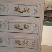 Commode de style Louis XV patinée XXème