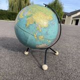 Vintage globe Taride tripod world map