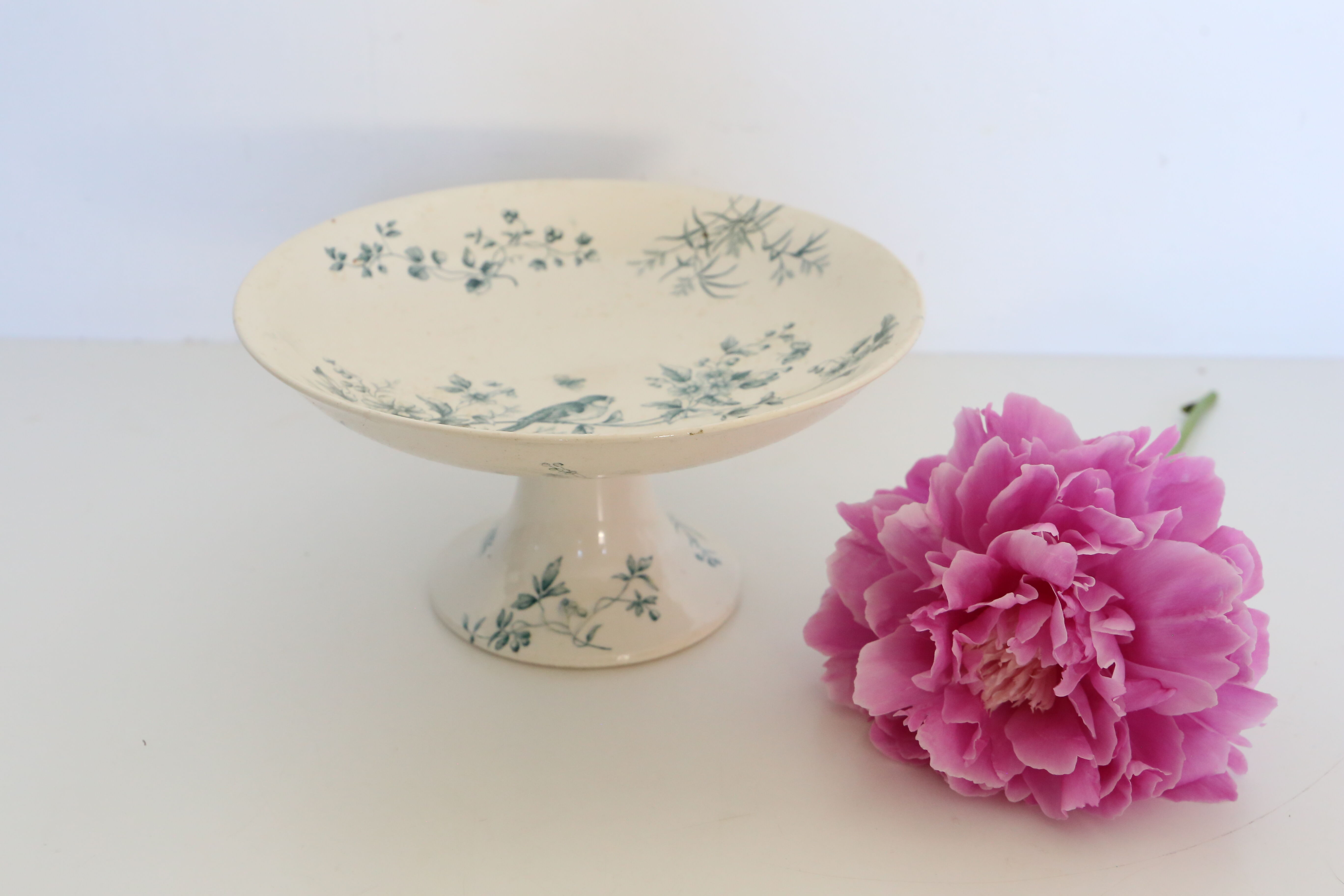 Servant dish on piedouche / compotier, Terre de Ferre, Longwy cute pattern, Vintage, early 19th