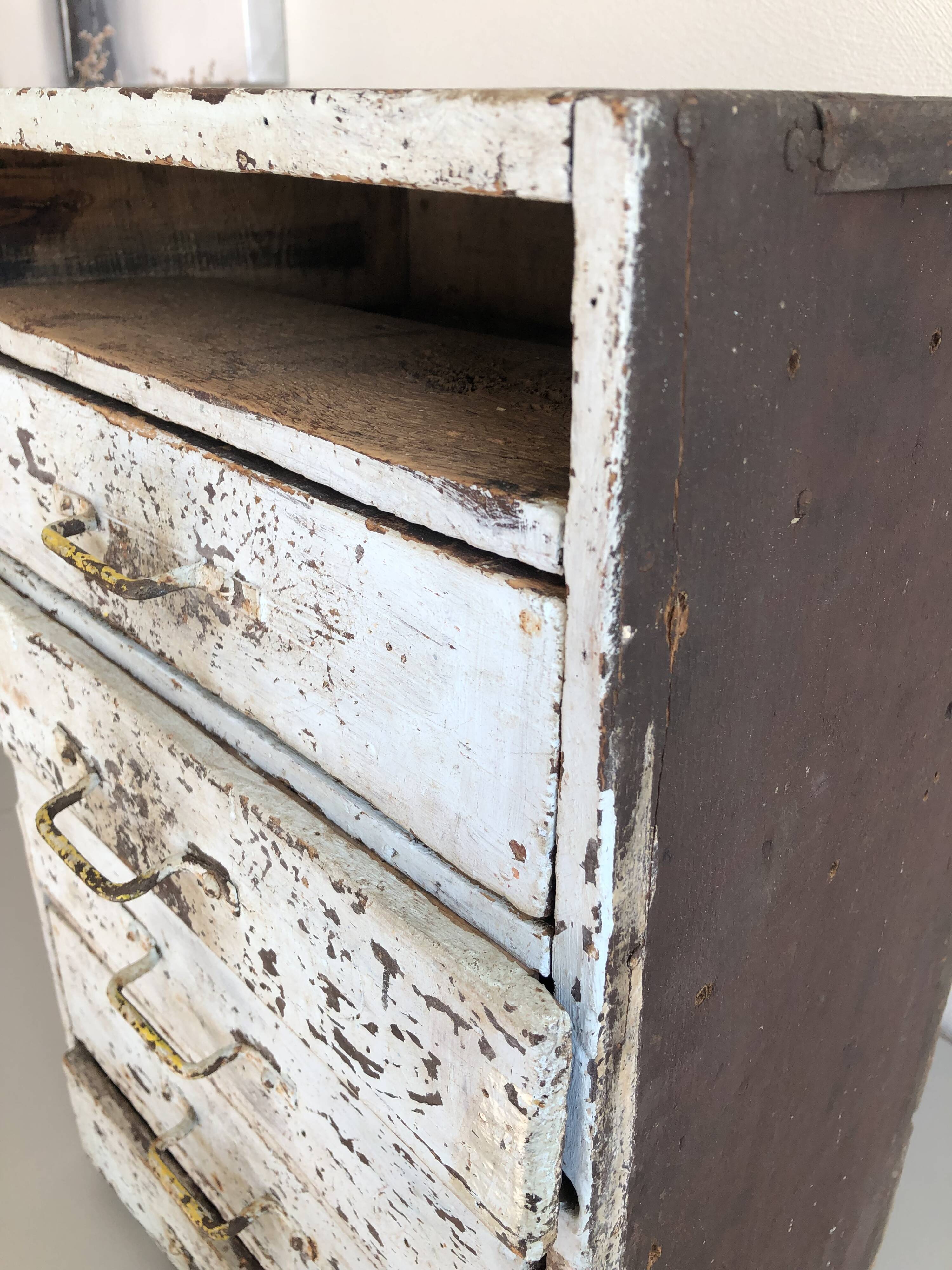 Small drawers furniture skated