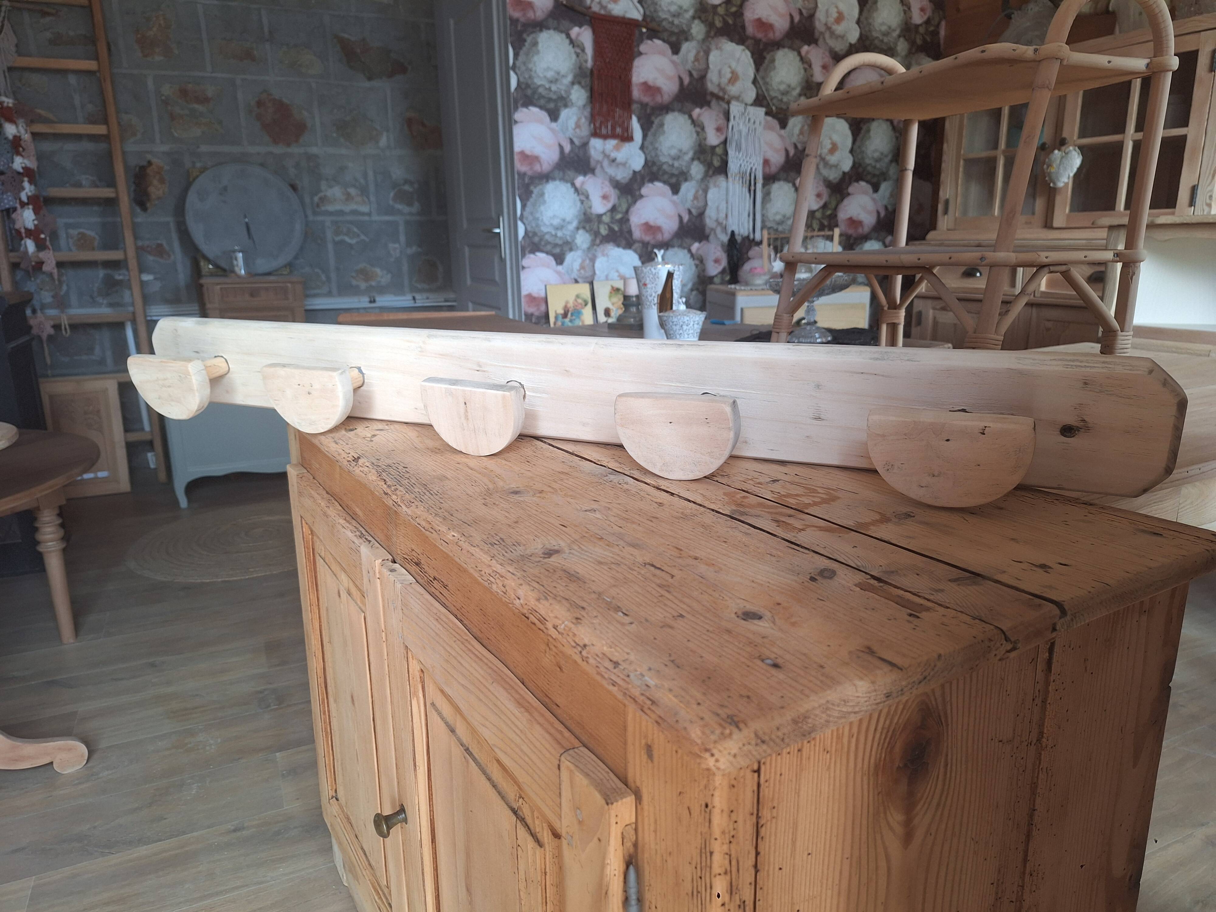 Wall coat rack