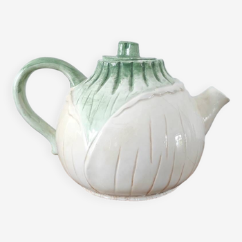 Vintage chou barbotine teapot
