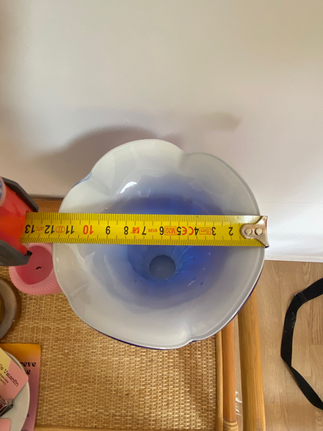 Vase beak corolla vintage blown glass