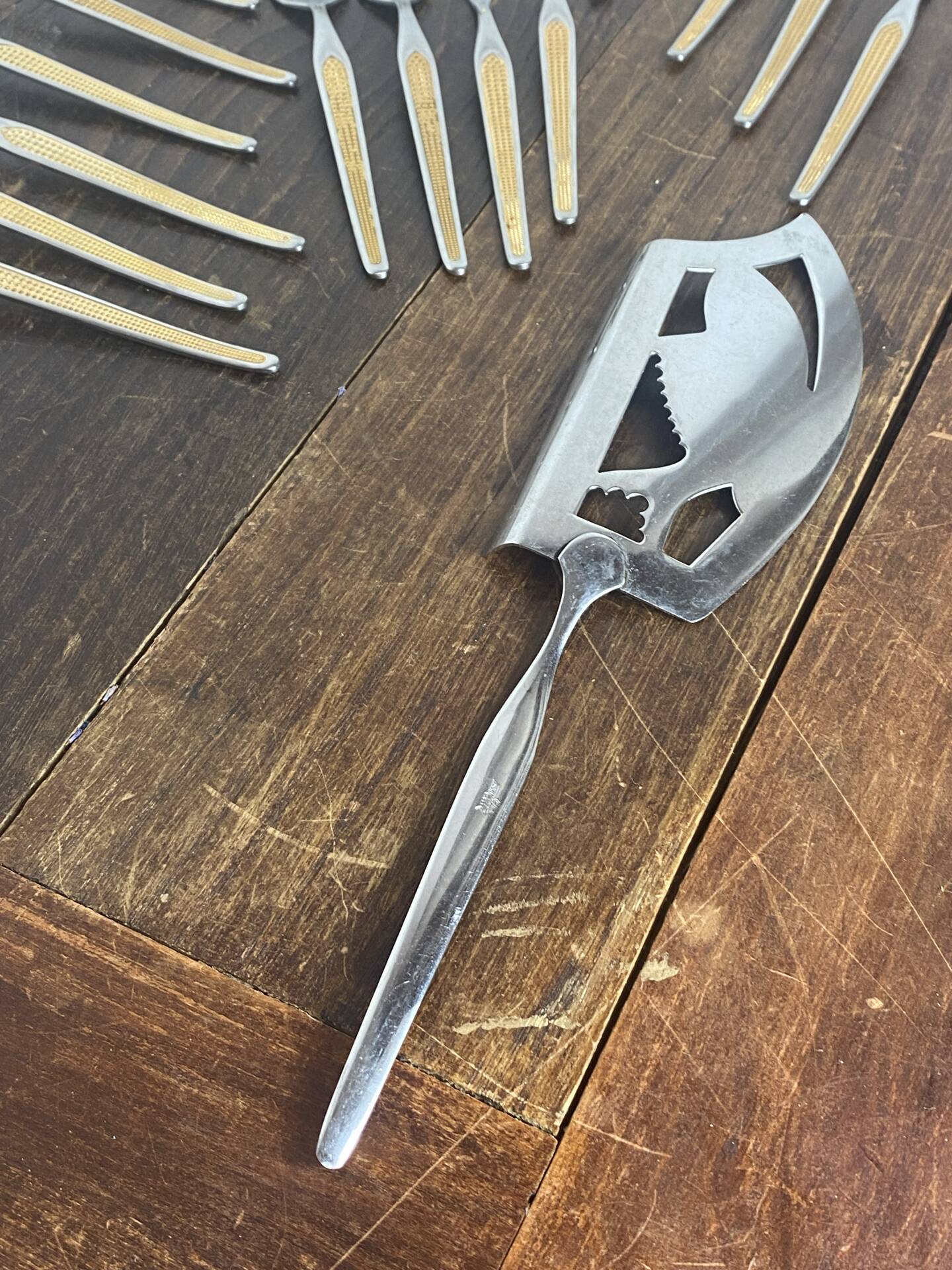 Fish cutlery set
