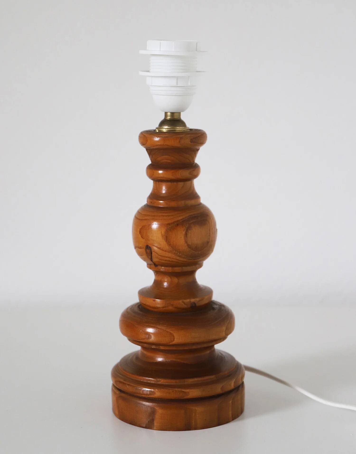 Handcrafted table lamp "Garden of Yesteryear" – Vintage turned wood from the 1970s