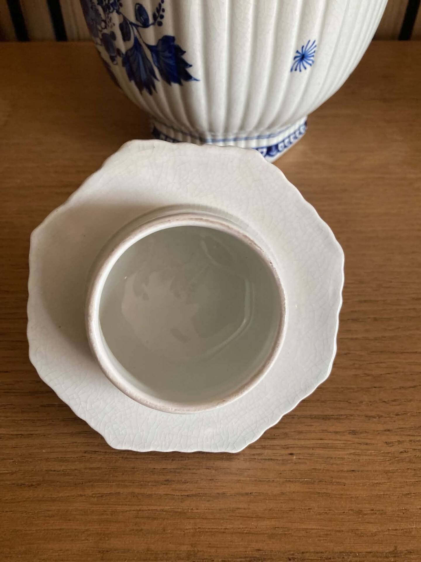 Vase with lid Delf