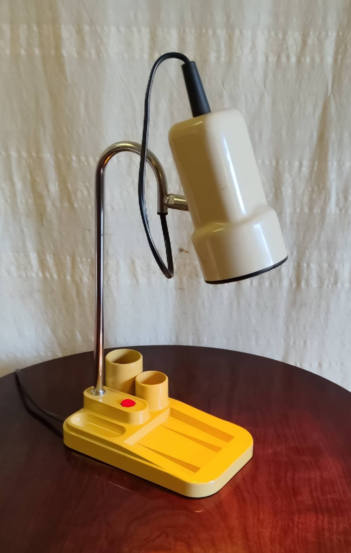 Articulated desk lamp - 80's design