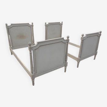 Pair of antique Louis XVI style beds with patina - 1900s
