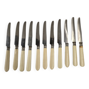 11 couteaux en ivoire