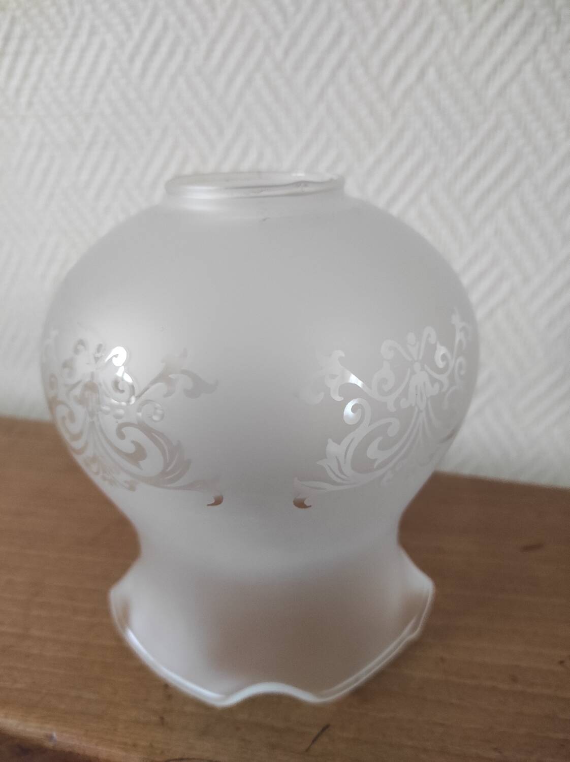 'Tulip' lampshade for lighting, transparent decoration on frosted glass.