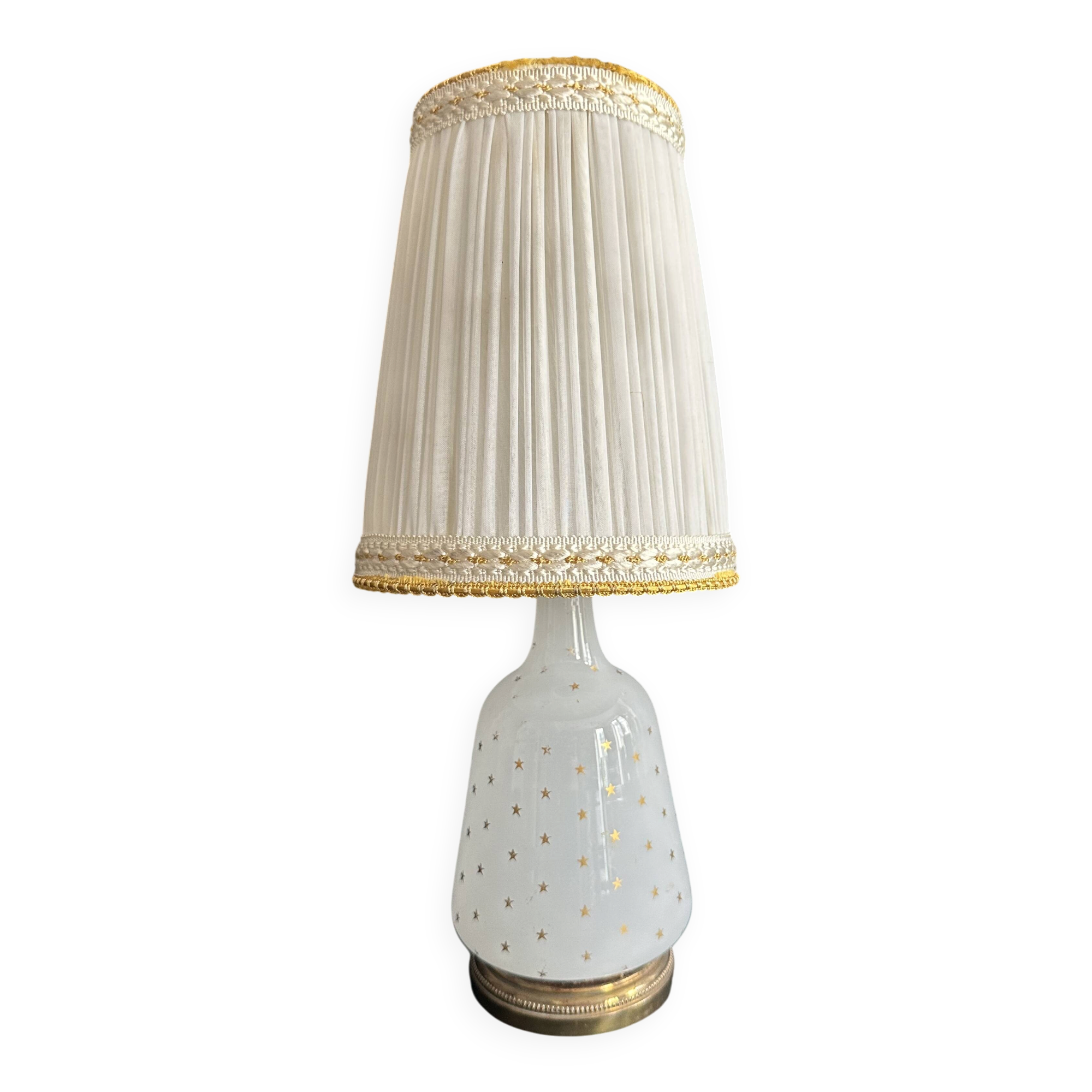 Lampe Napoléon III en opaline blanche aux étoiles dorées