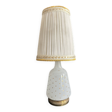Lampe Napoléon III en opaline blanche aux étoiles dorées