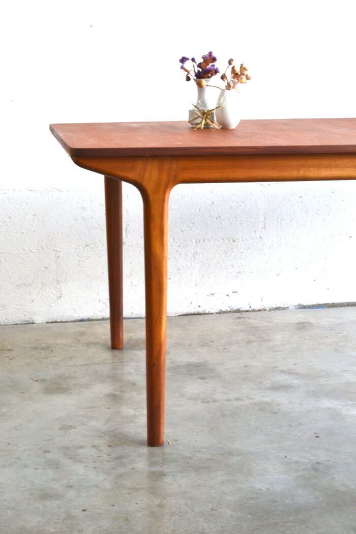 Table by McIntosh – double butterfly extensions