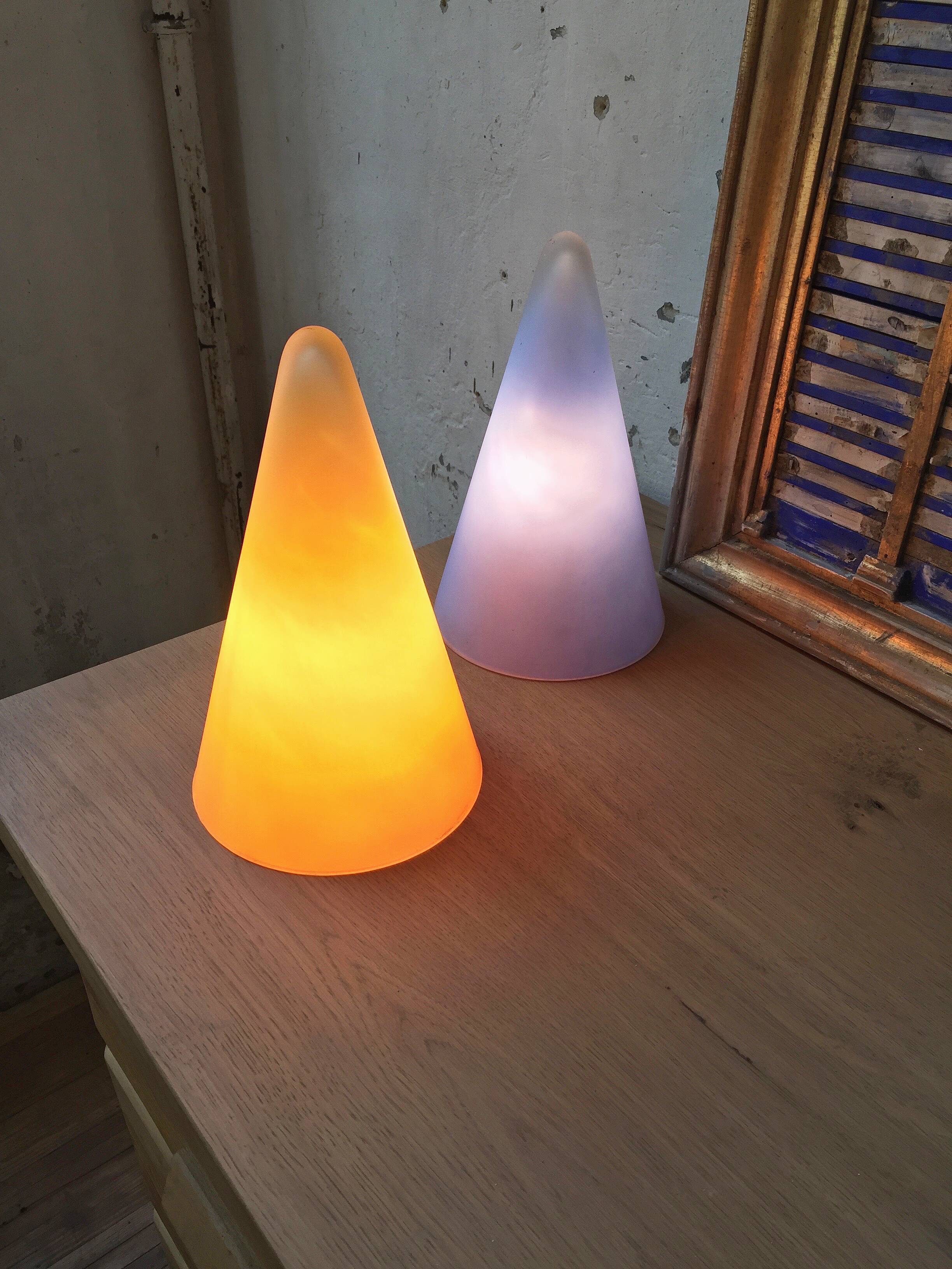 Lampe triangle design SCE vintage