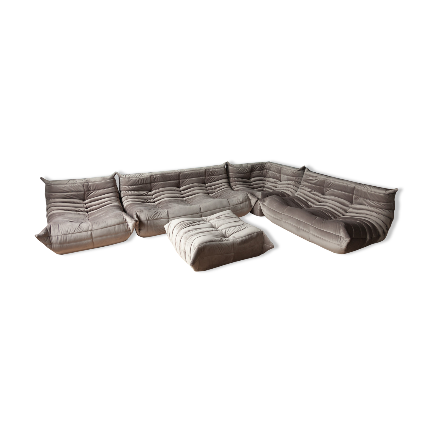 Togo set in pink velvet model designed by Michel Ducaroy 1973