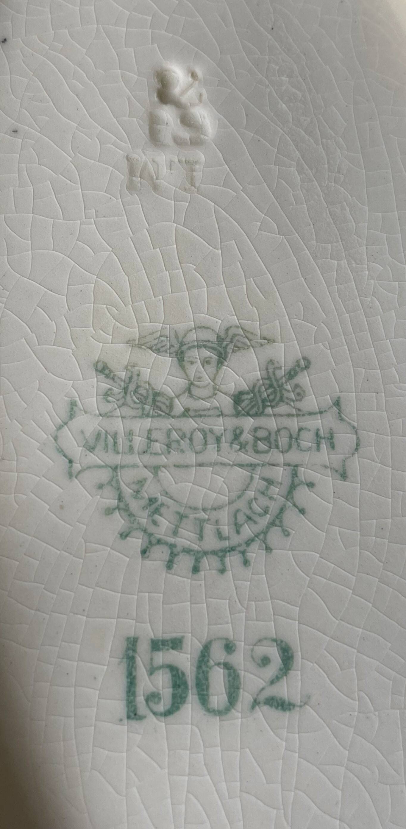 Paire de beurriers anciens en faïence de Villeroy & Boch