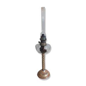 Ancienne lampe à pétrole - colonne