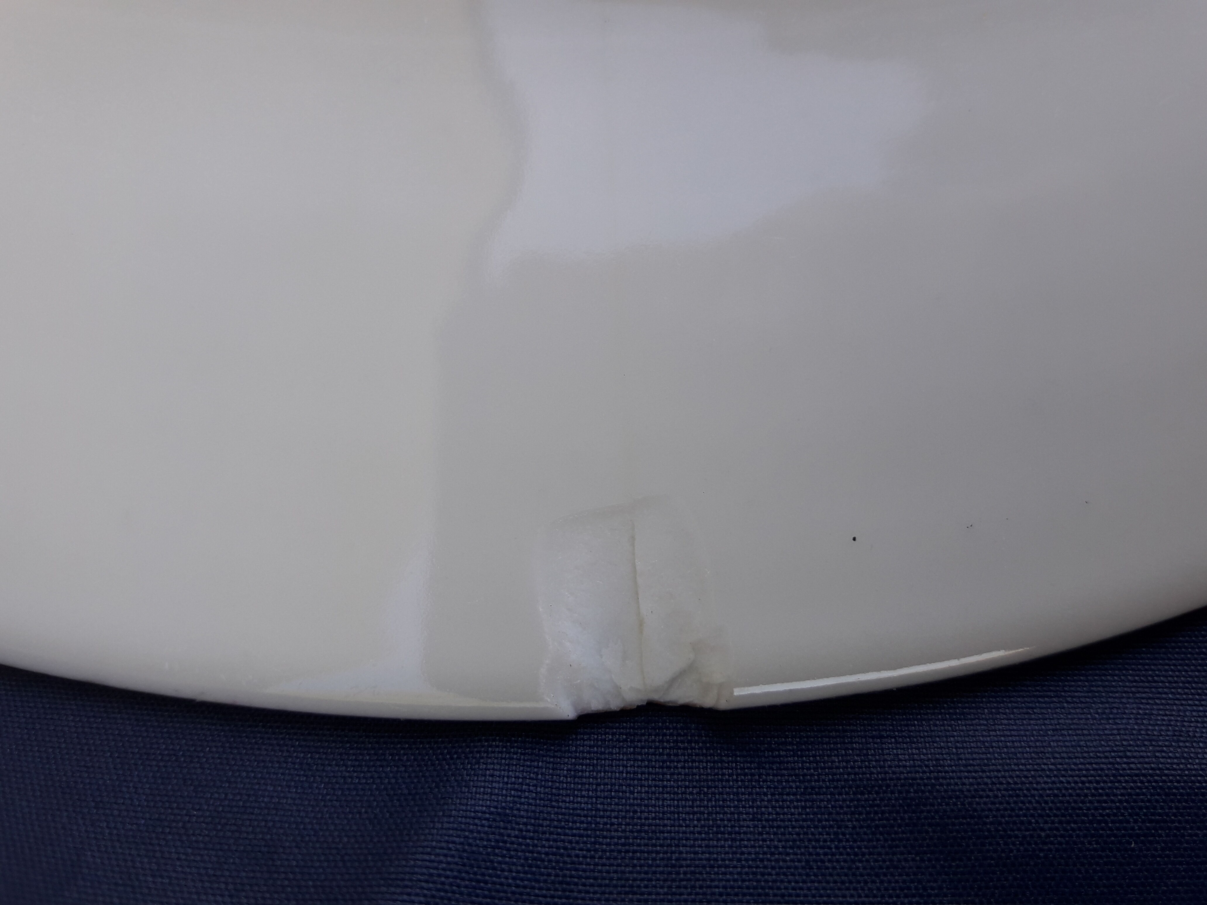 Round porcelain dish U M L diam 31 cm