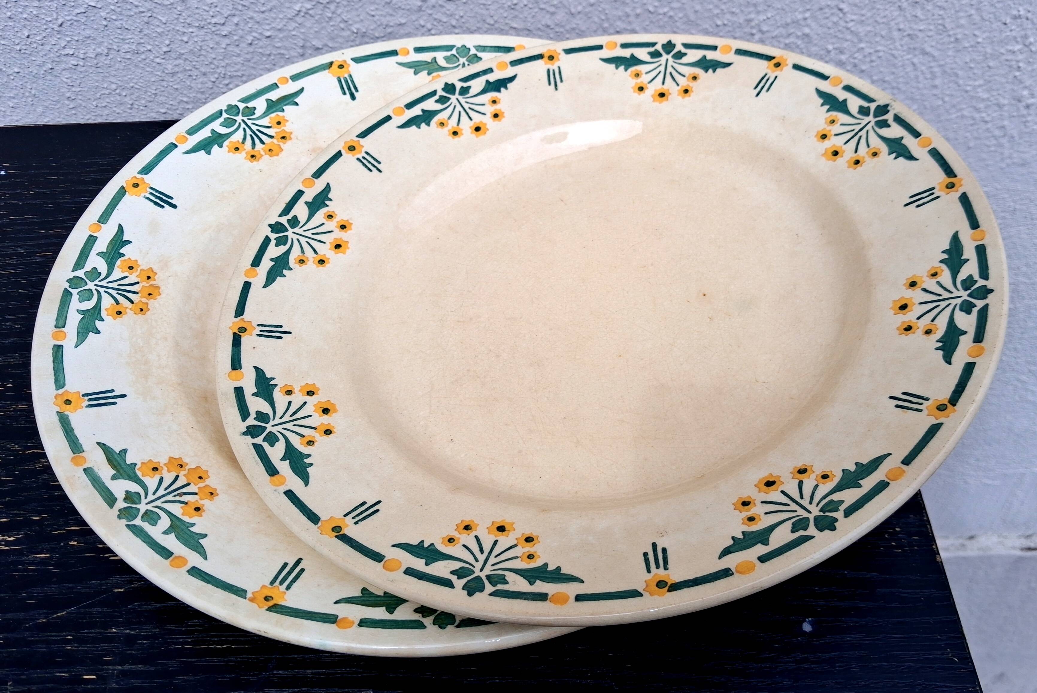 Dining table service, ironstone, Choisy le Roi