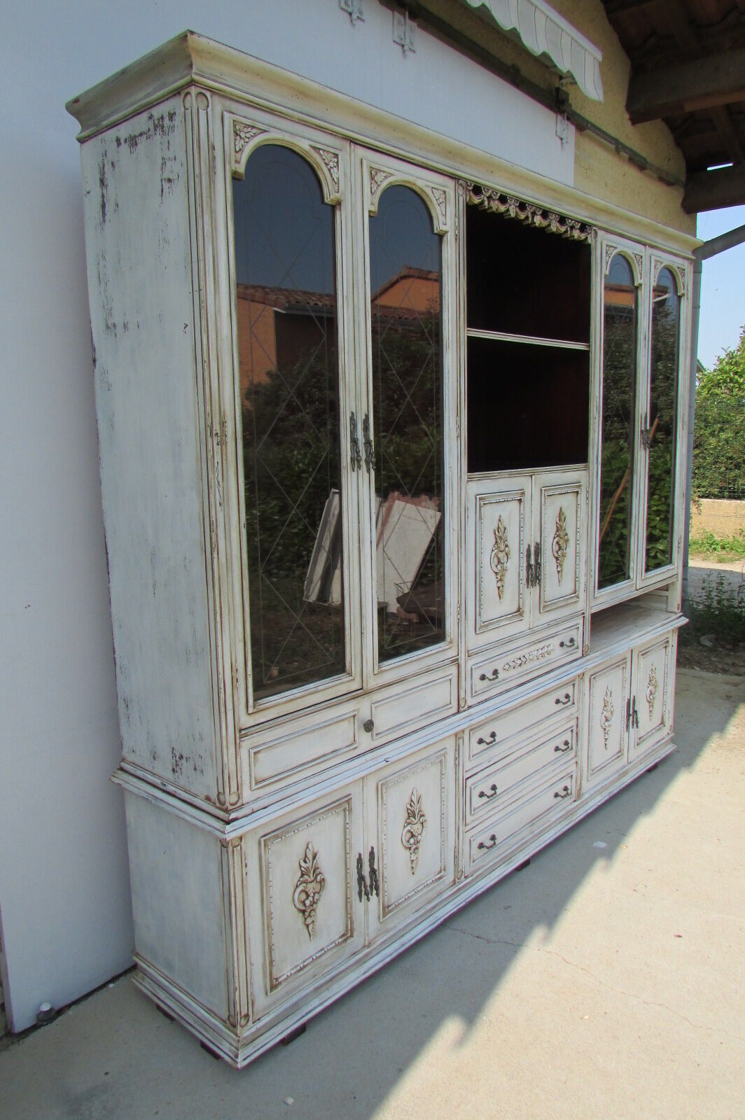 Bookcase rechampi off-white, Louis XVI style
