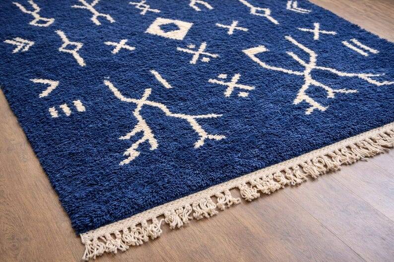 Magnificent handmade rug 250cm x 300cm