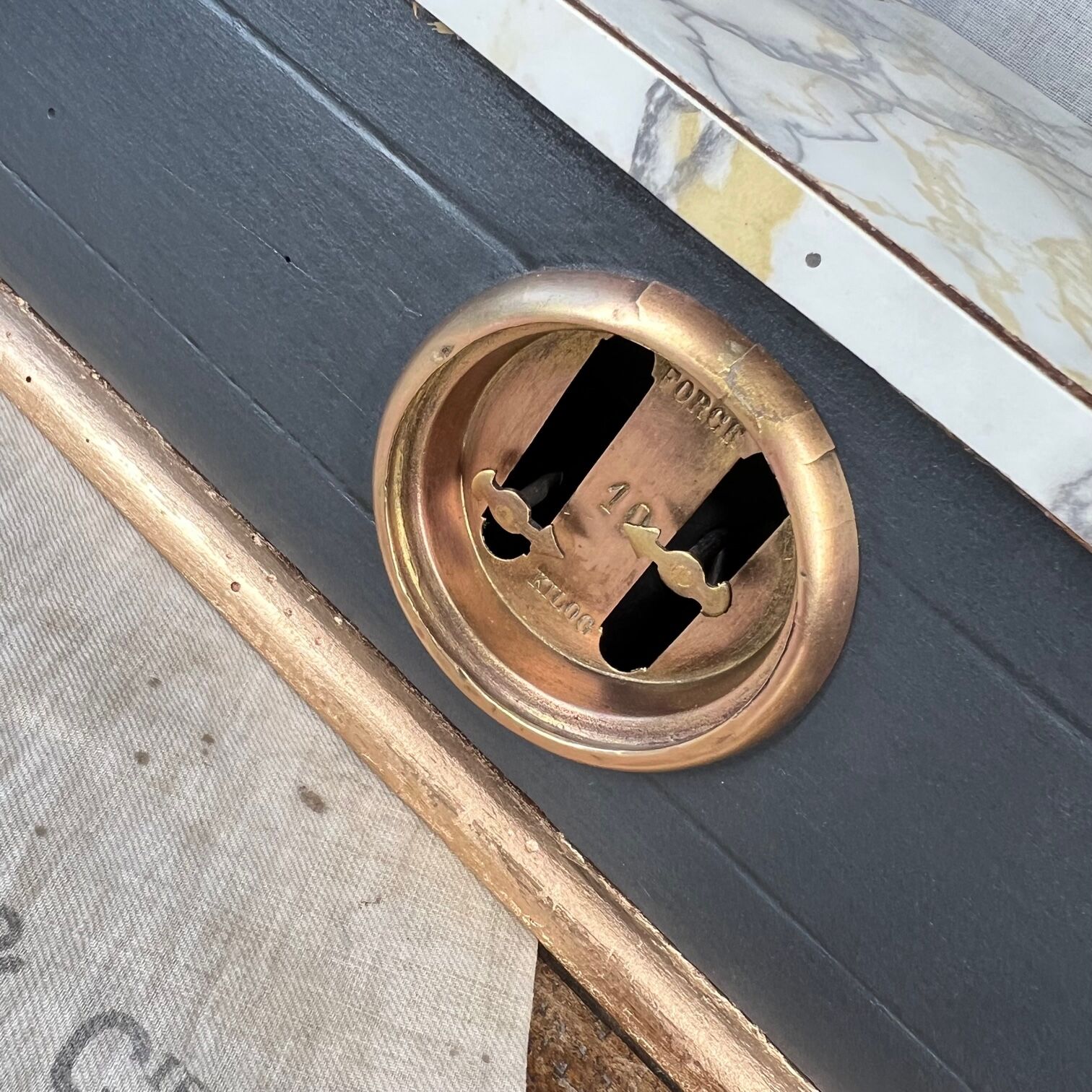 Old grocer's scale restored