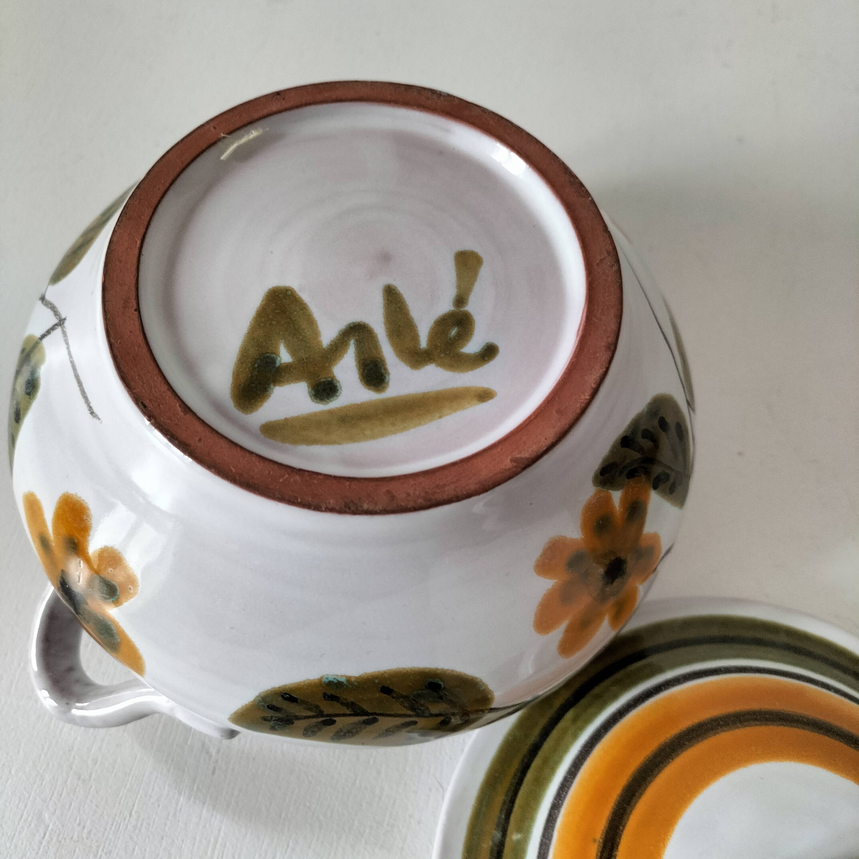 Small soup tureen signed Guy Arlé