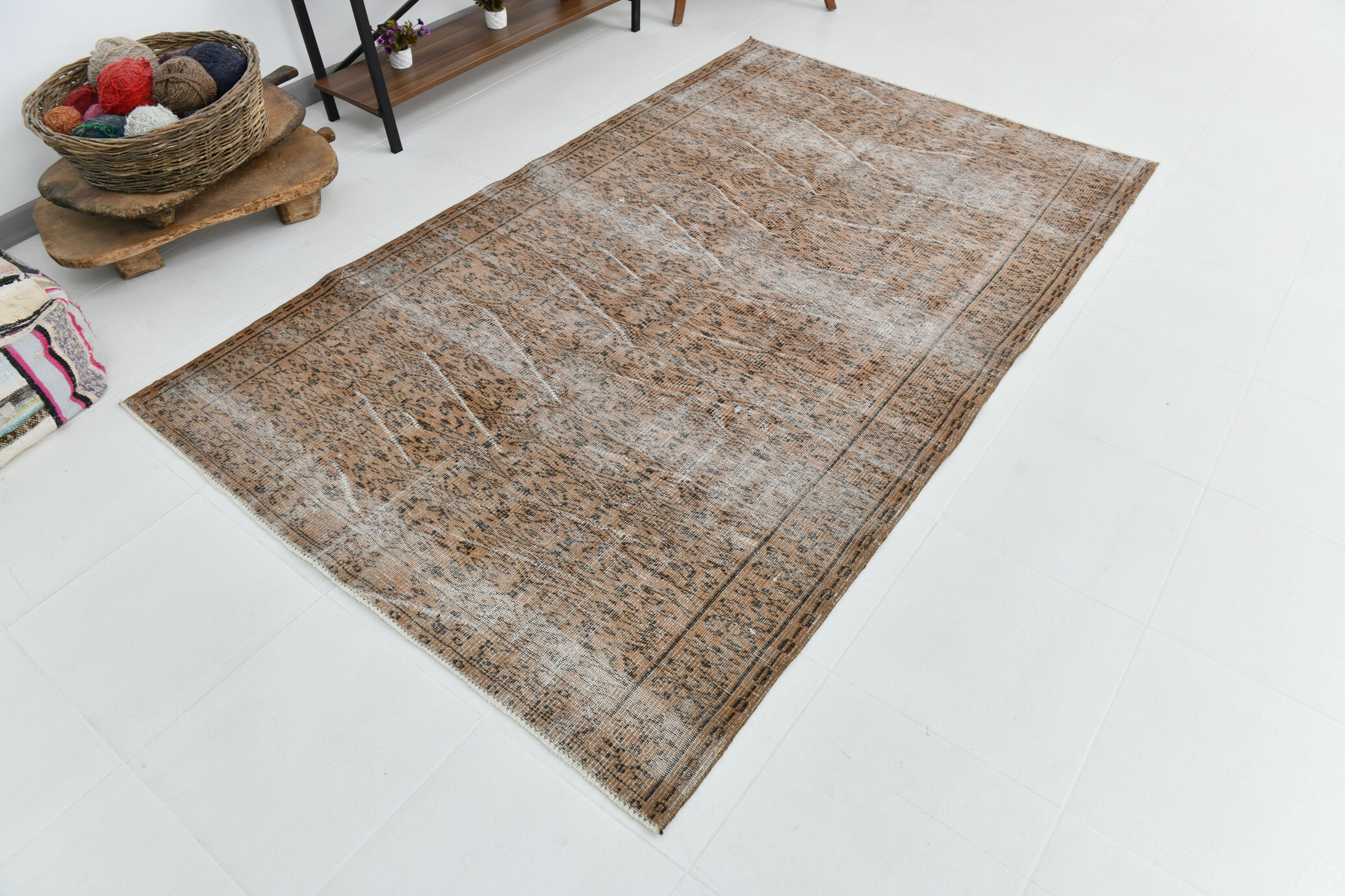 5x8 brunt orange floral vintage rug, 151x244cm