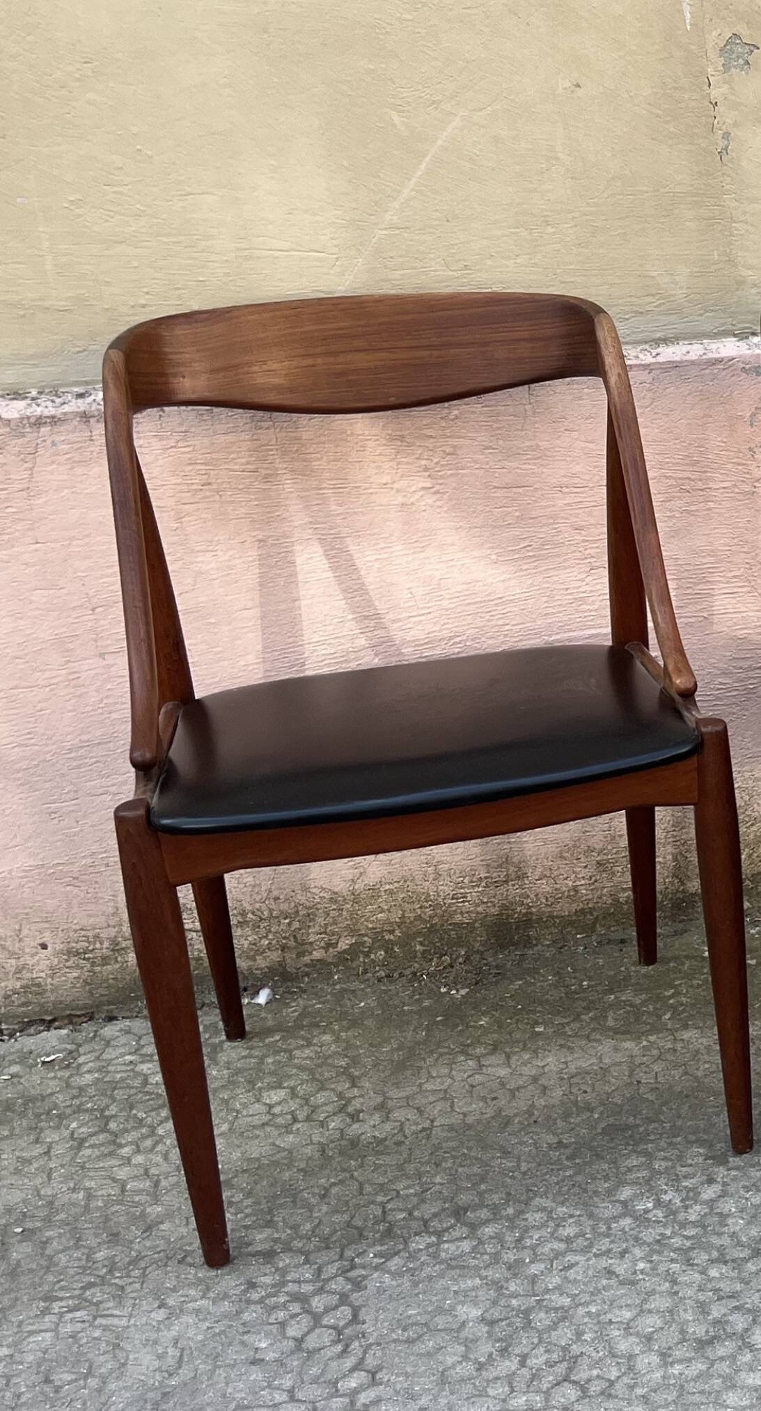 Chaise danoise en teck de Johannes Andersen