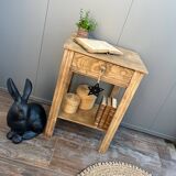 Table d’appoint en bois brut