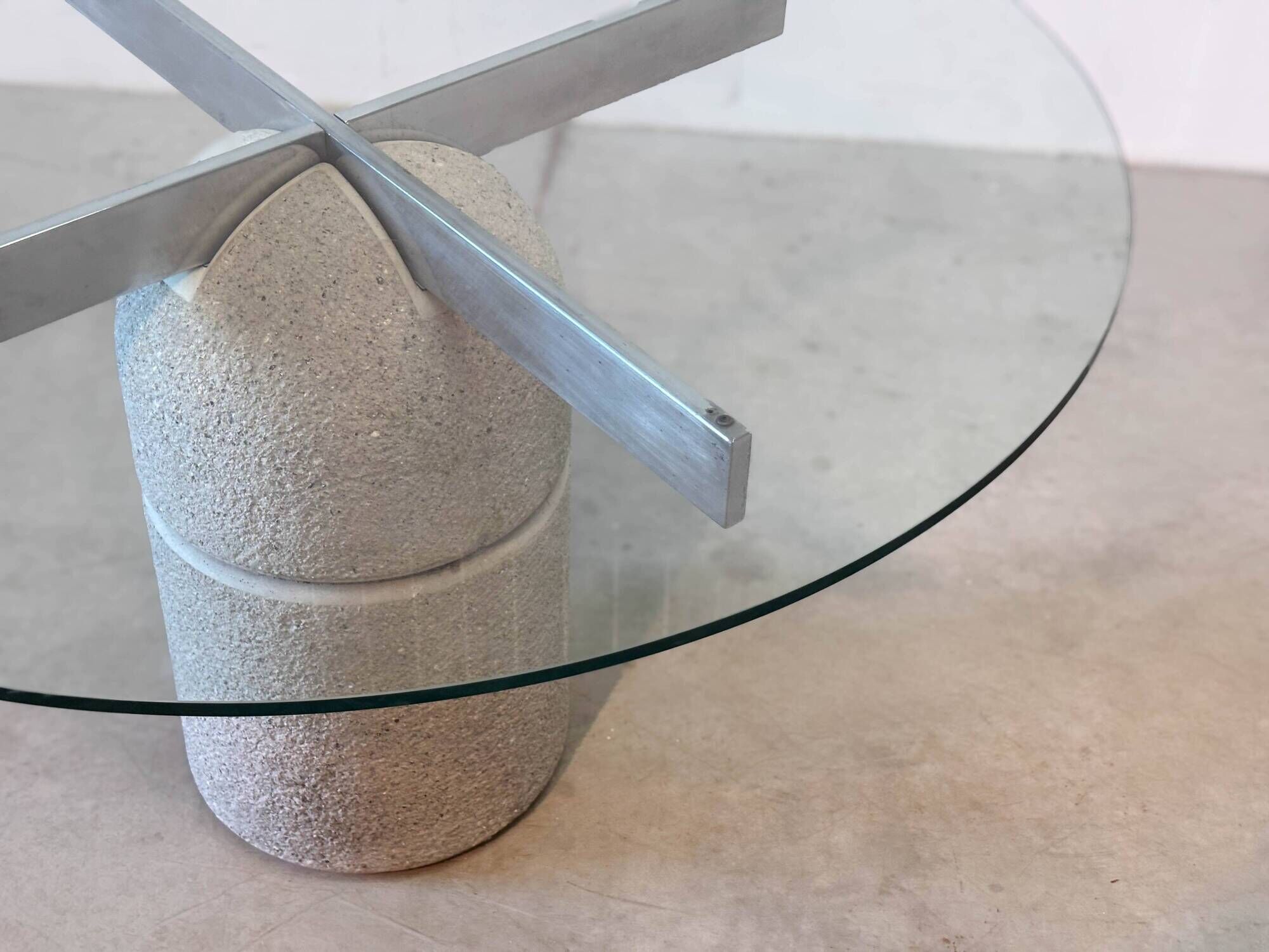 Italian brutalist dining table by Giovanni Offredi for Saporiti Italy