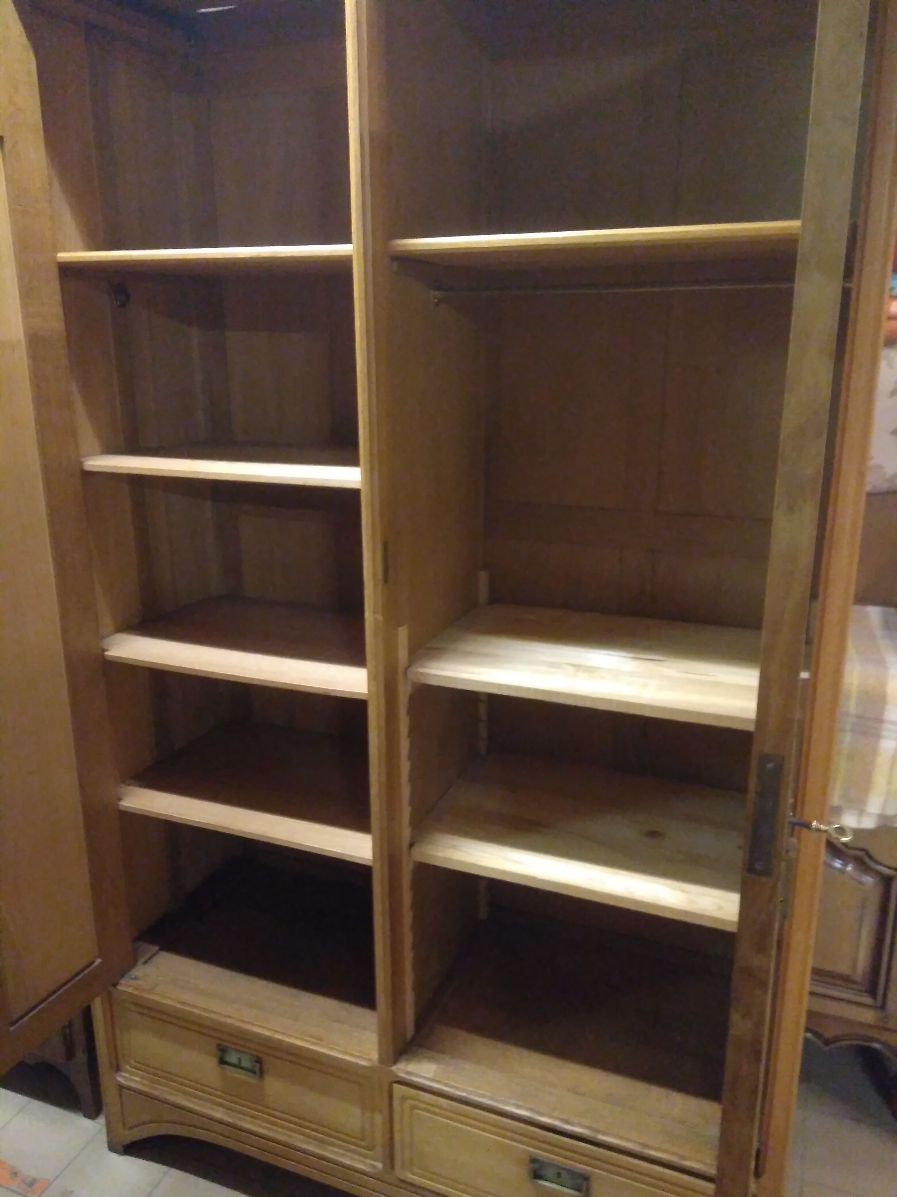 Former Parisian cabinet high in oak with pediment - 50s