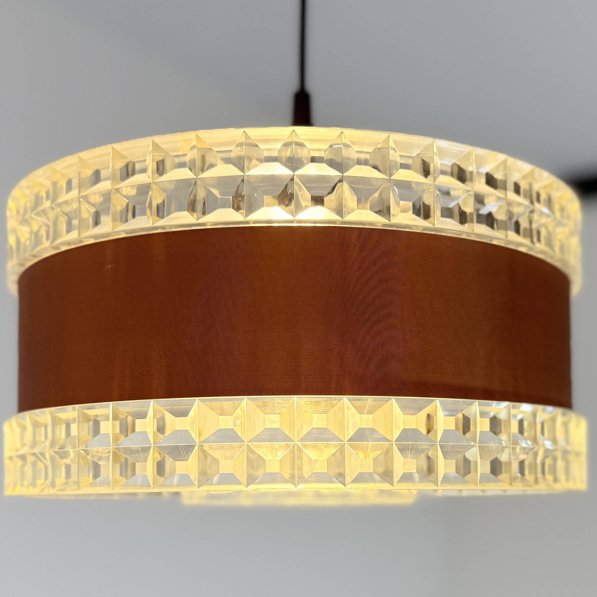 Vintage pendant lamp with brown ring