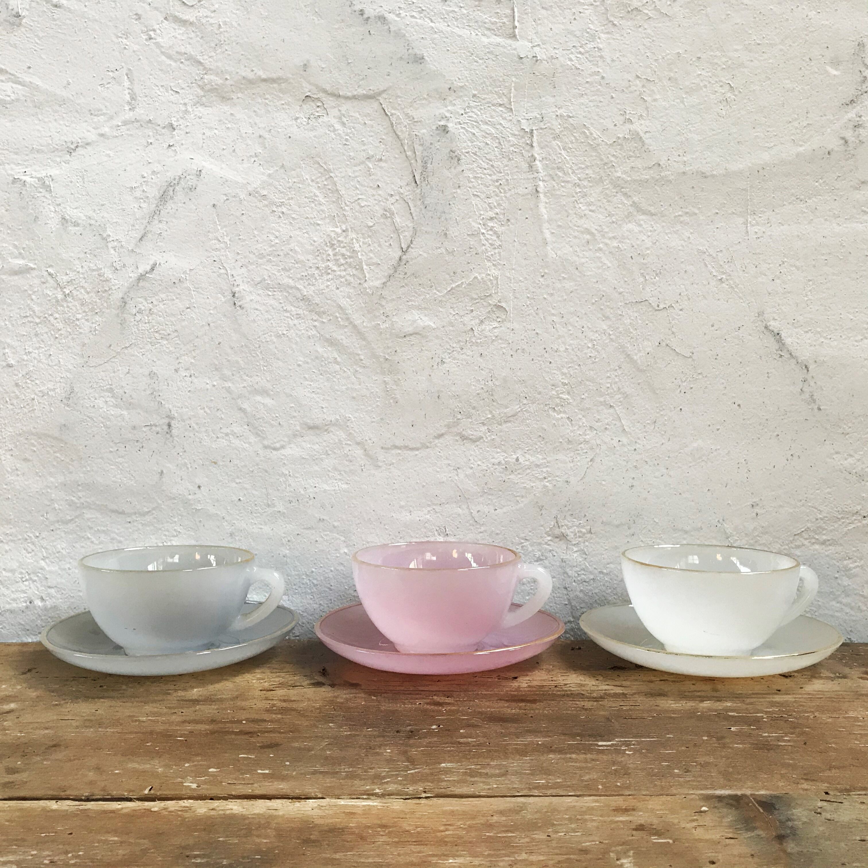 Service 6 coffee cups iridescent glass