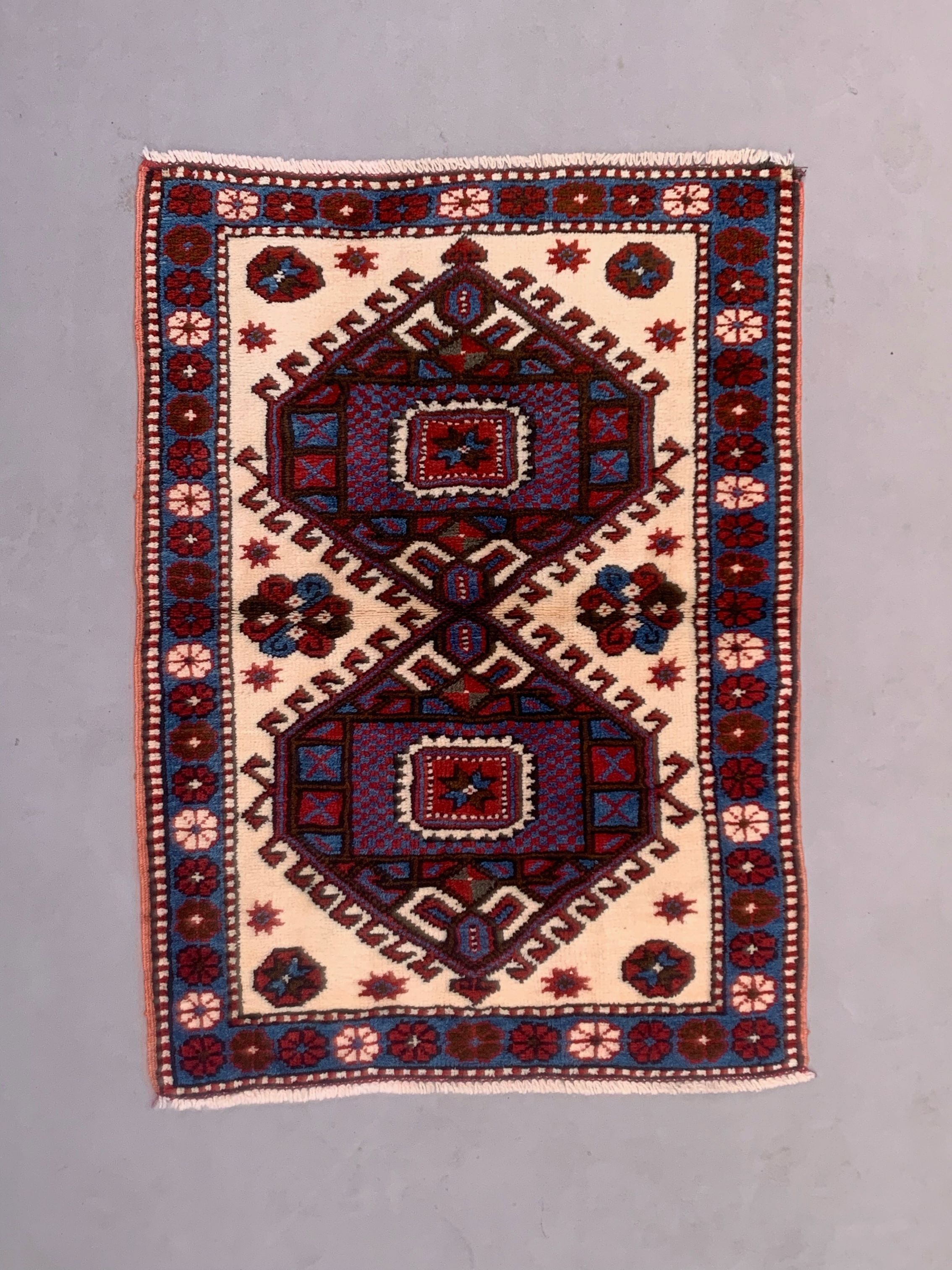 Old turkish kazak rug 129x91 cm vintage tribal carpet, red and blue large