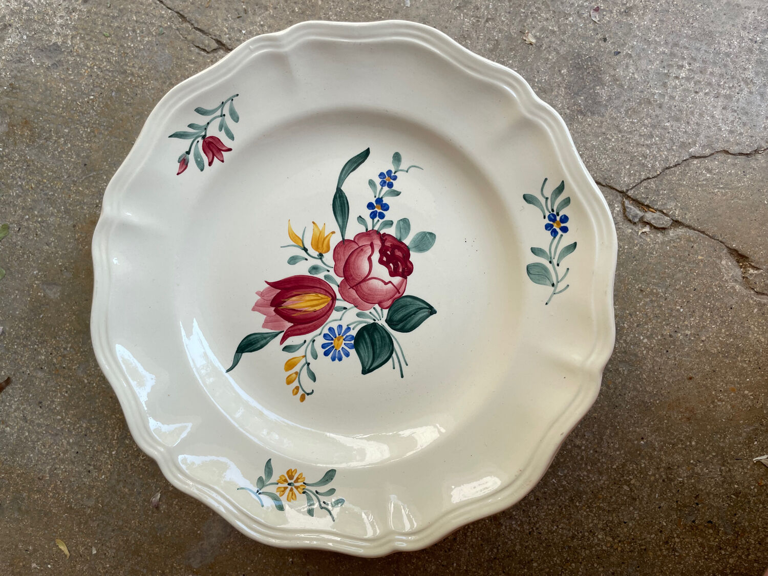 9 plates Sarreguemines