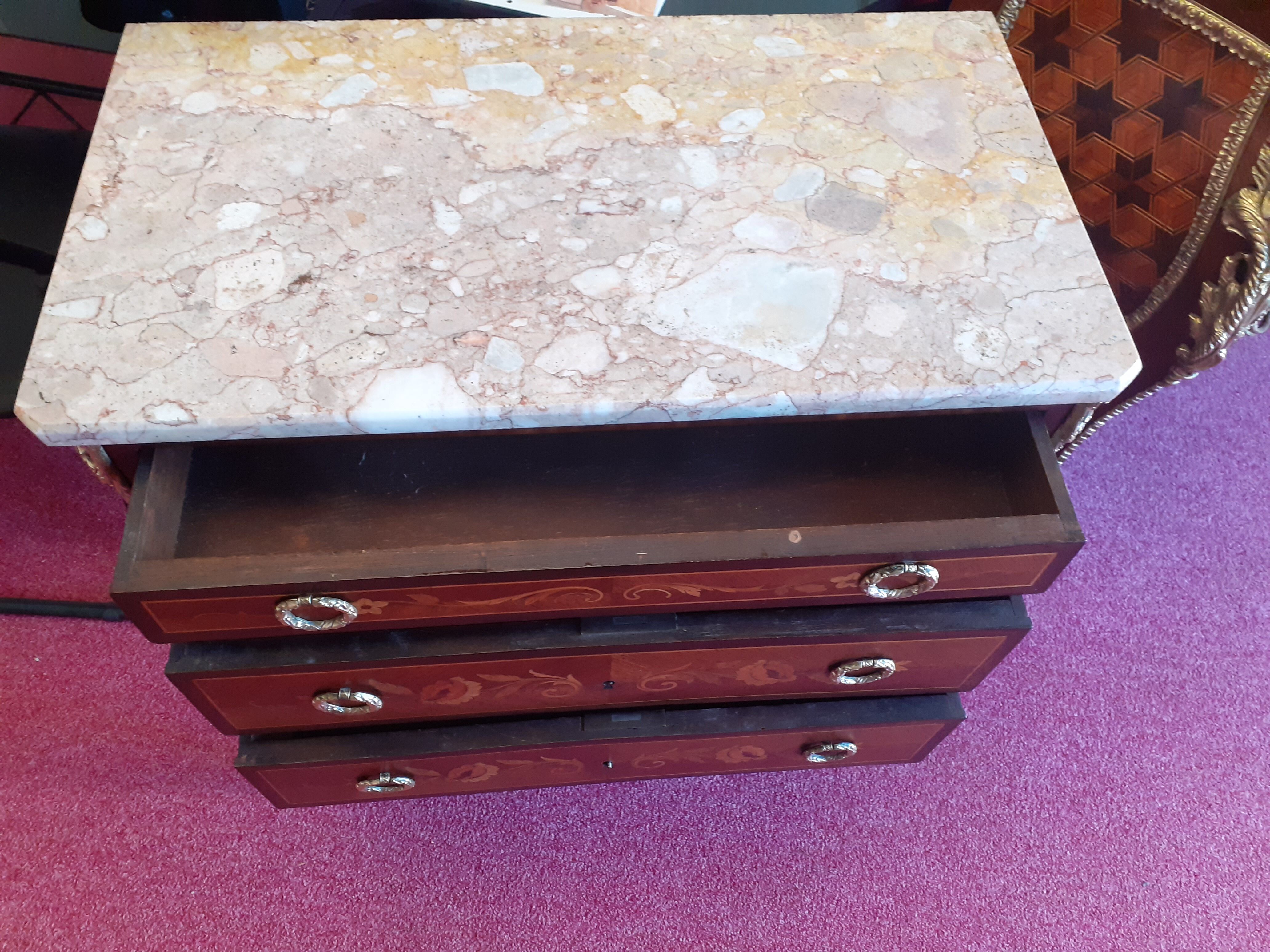 Transition style dresser