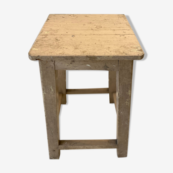 Tabouret en bois laqué beige