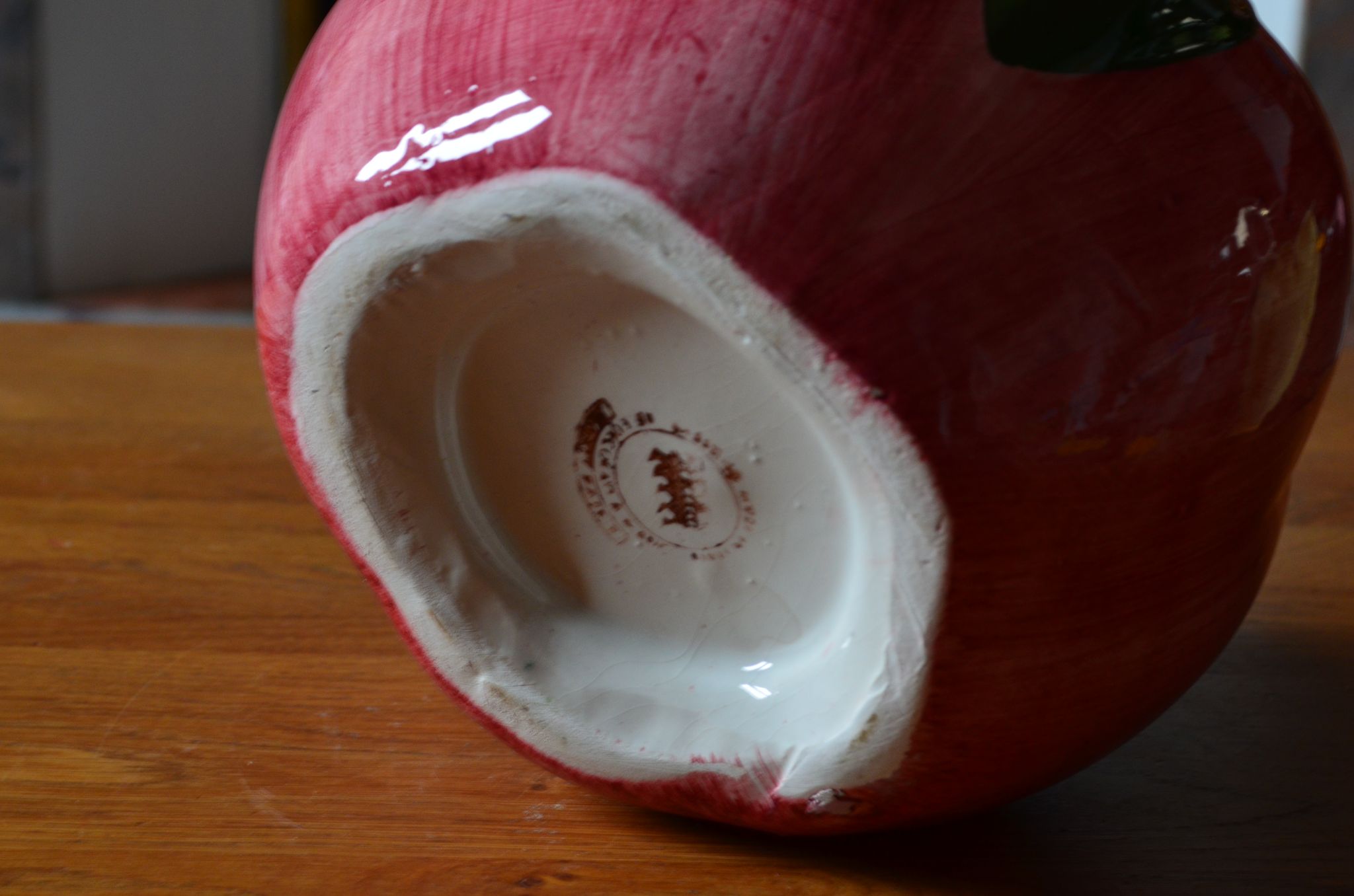 Carafe en barbotine italienne