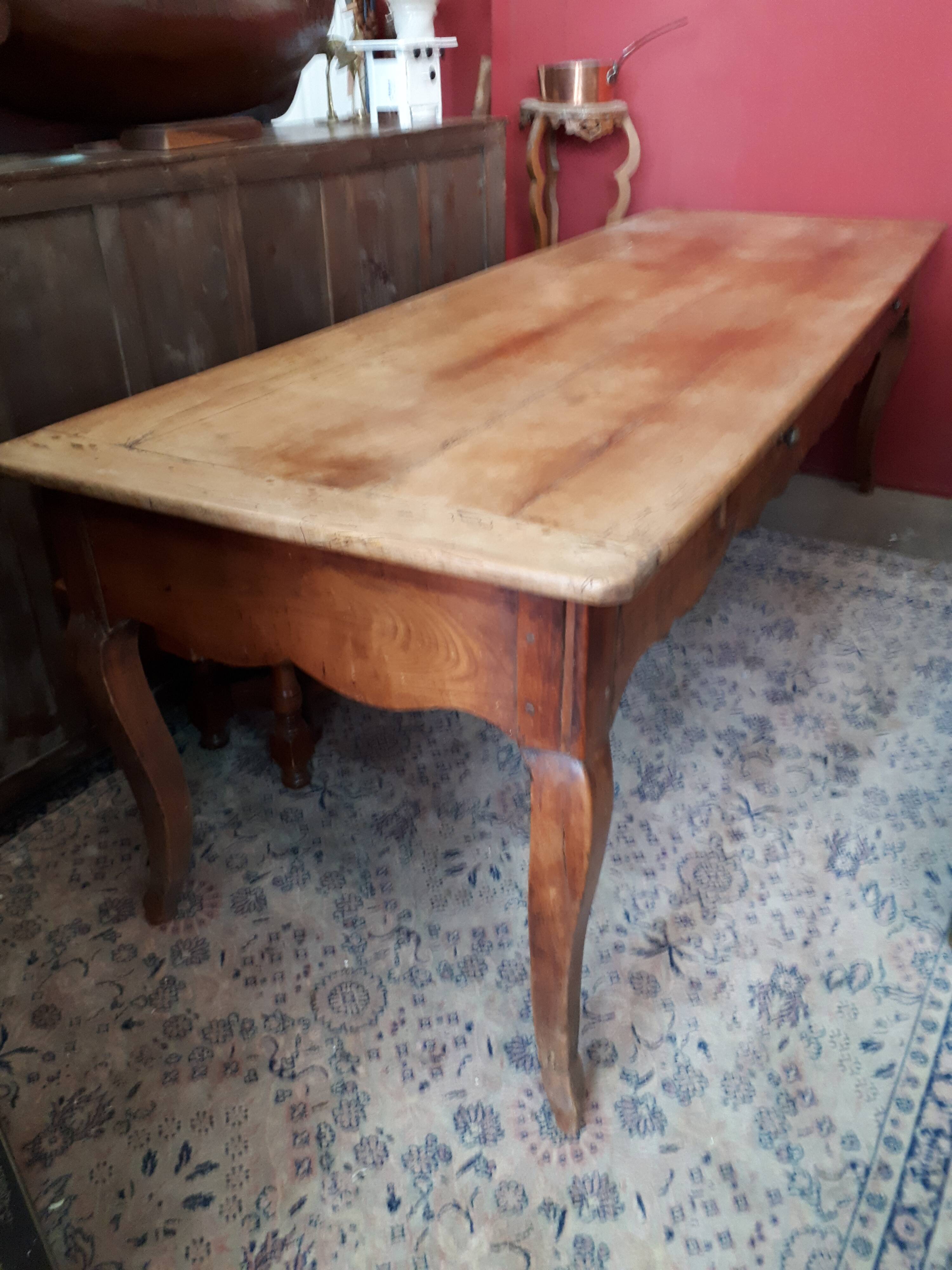 Farm table
