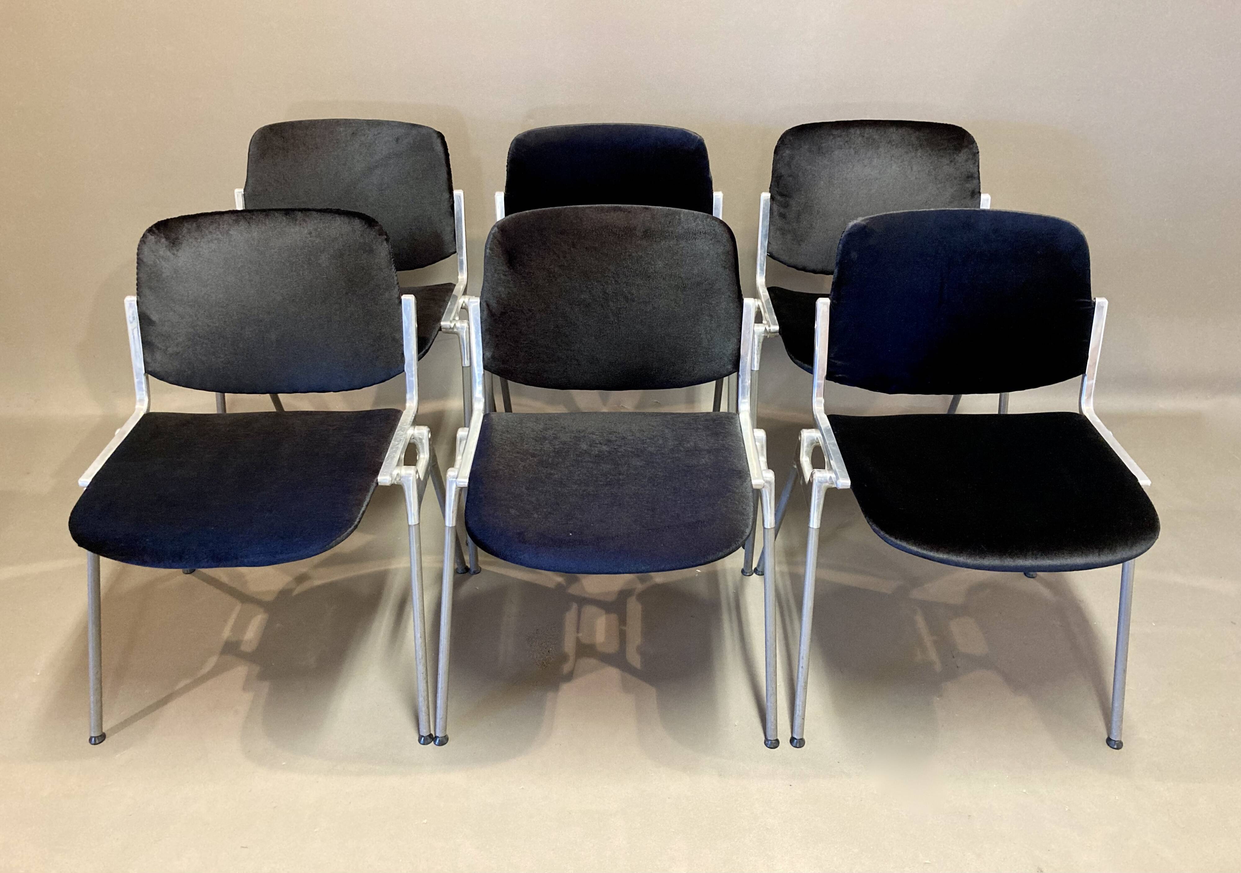 Set of 6 "GIANCARLO PIRETTI" chairs.