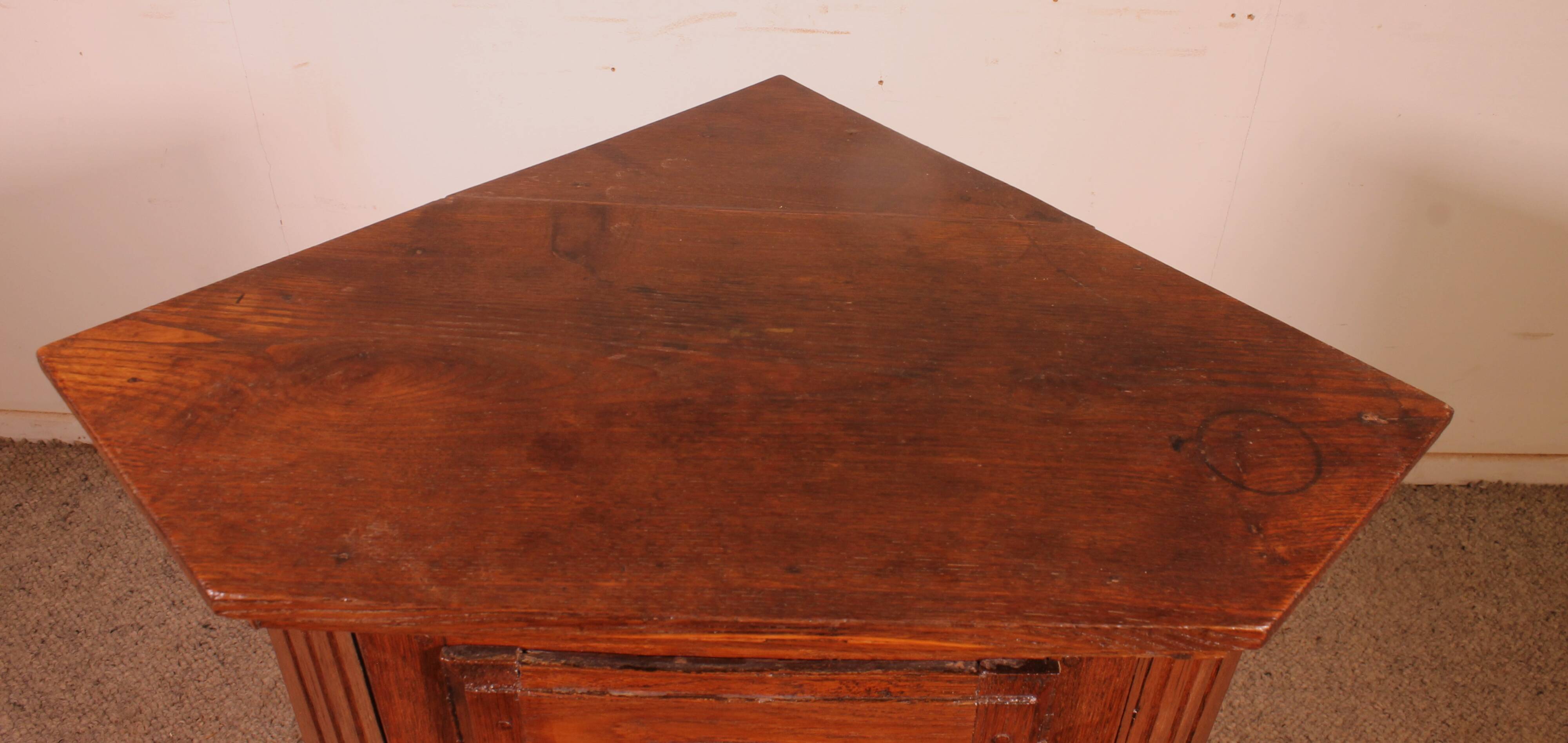 Corner Cabinet in Oak Louis XV - 18th Century