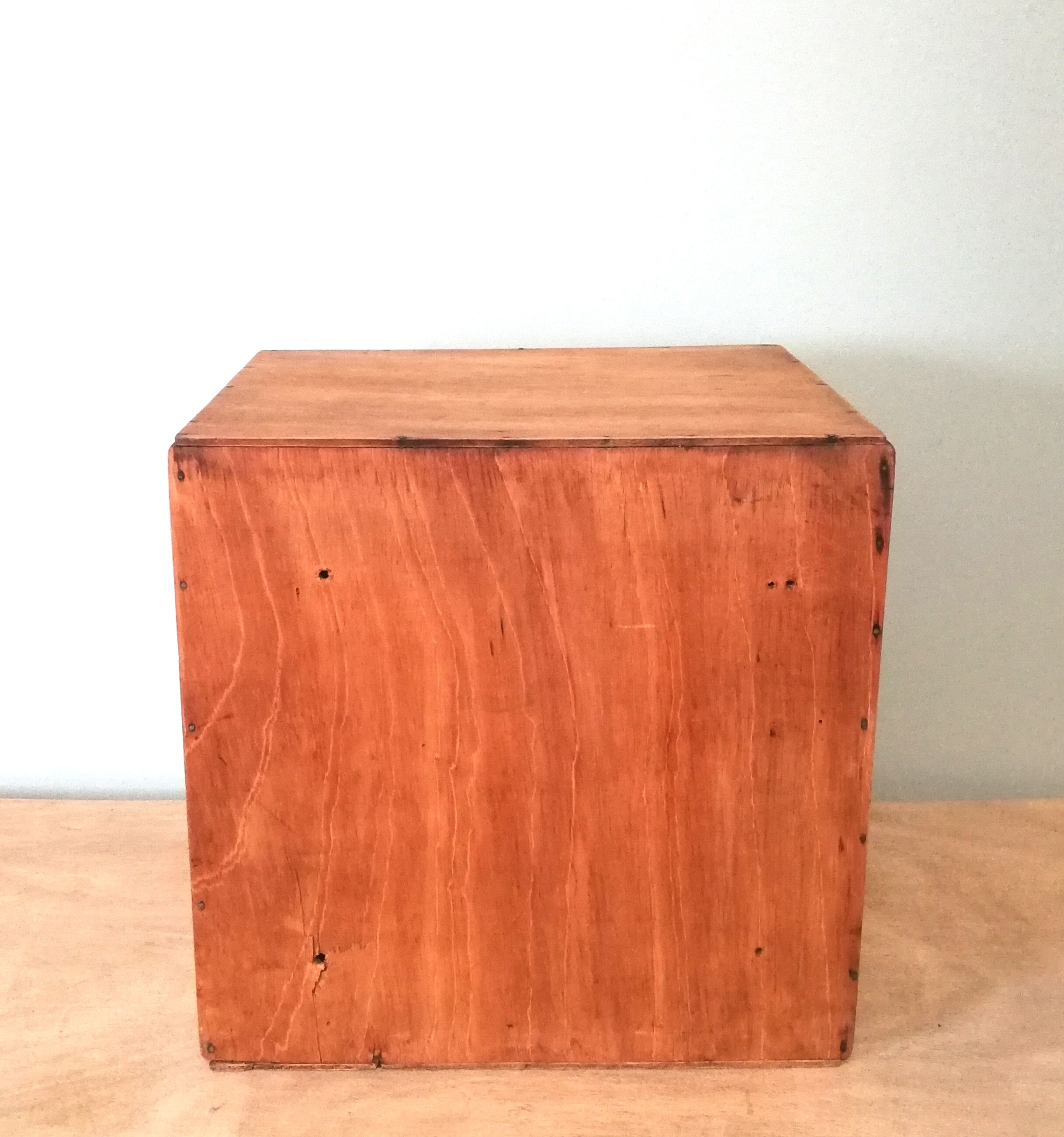 Wall or bevelled glass display case