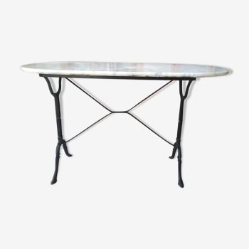 Vintage bistro-style table in light marble