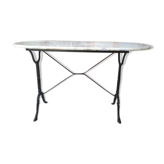 Vintage bistro-style table in light marble