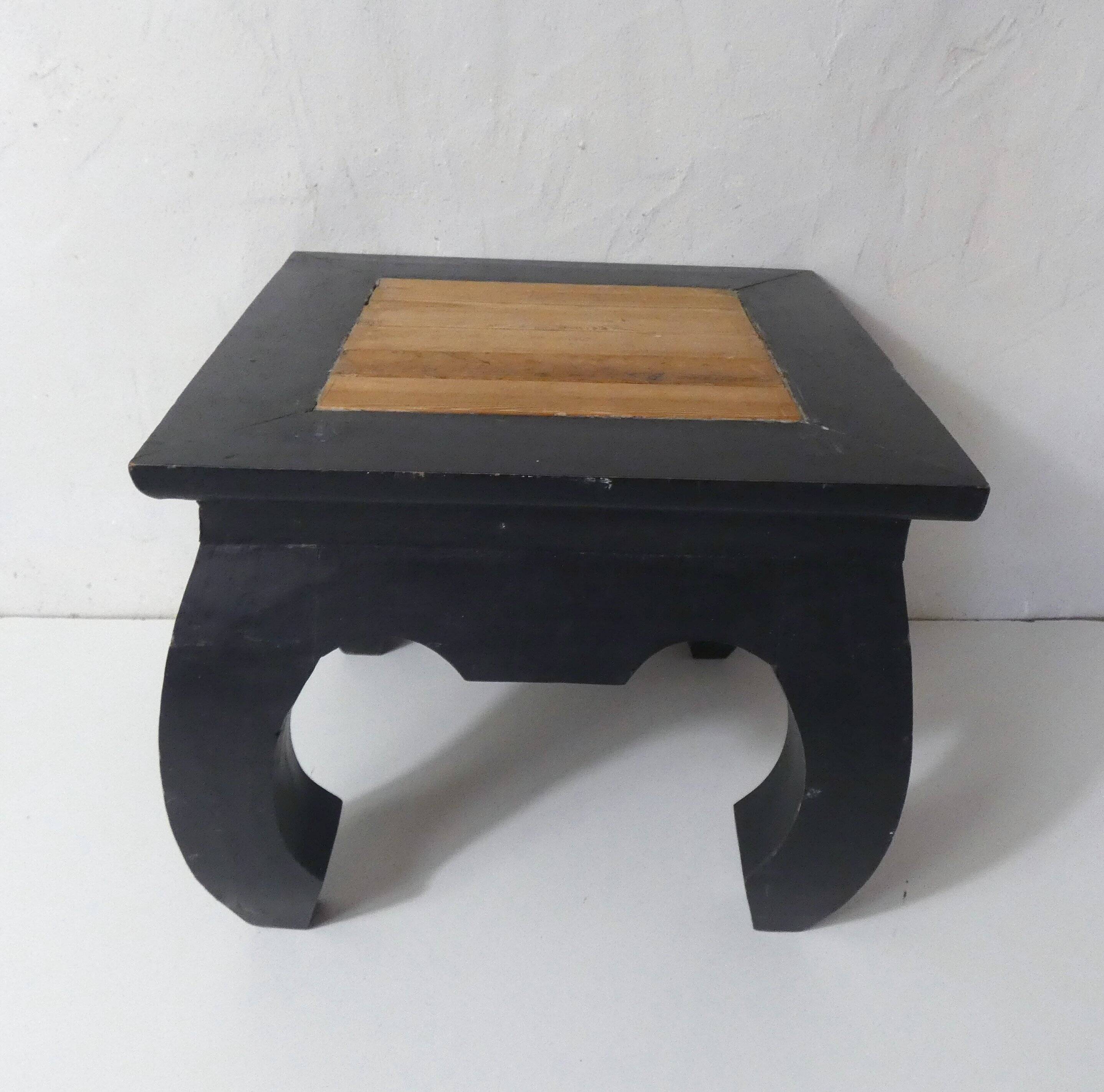 petite table d'appoint porte plante en bois massif