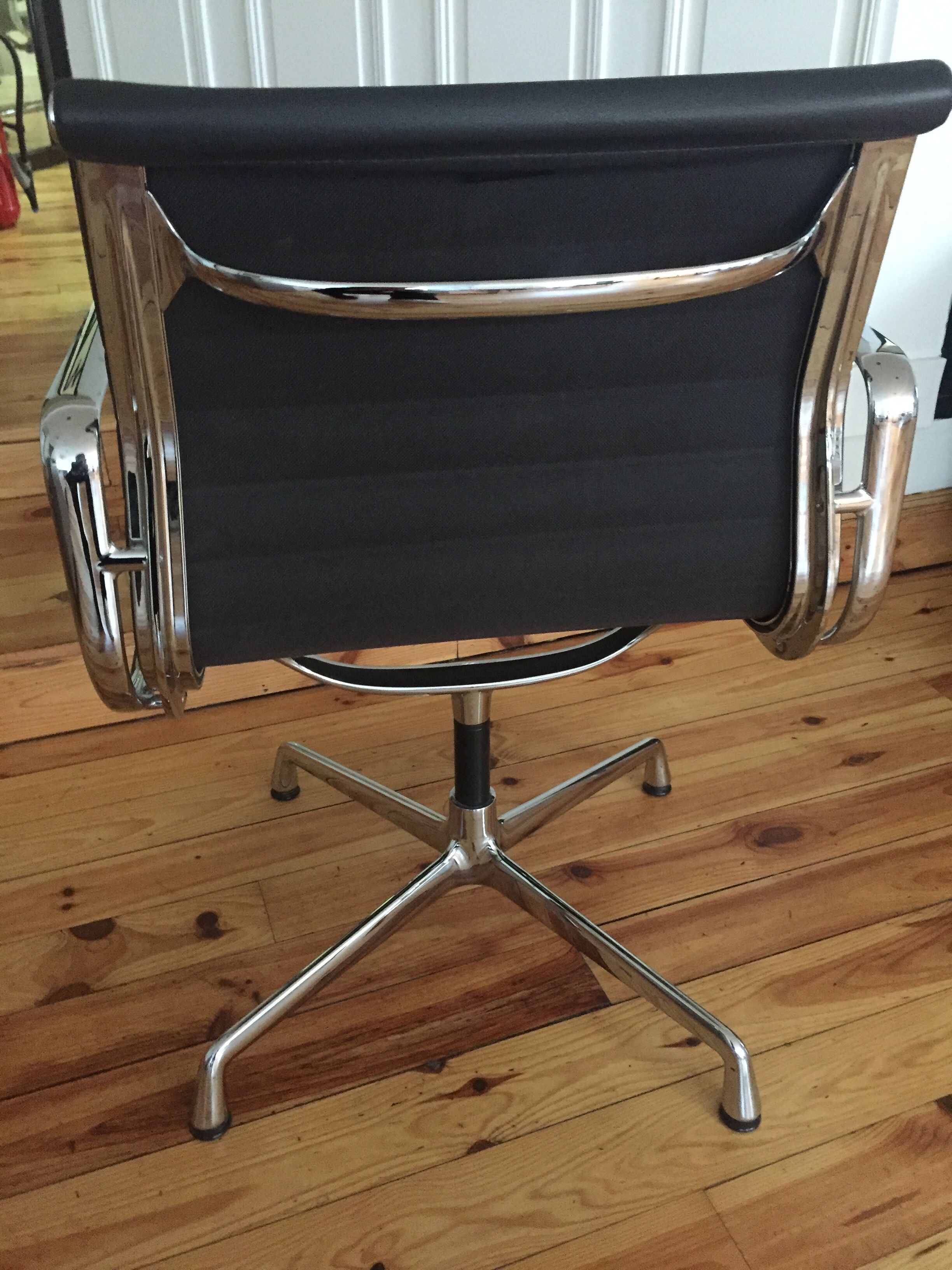 EA 108 armchair by Charles & Ray Eames