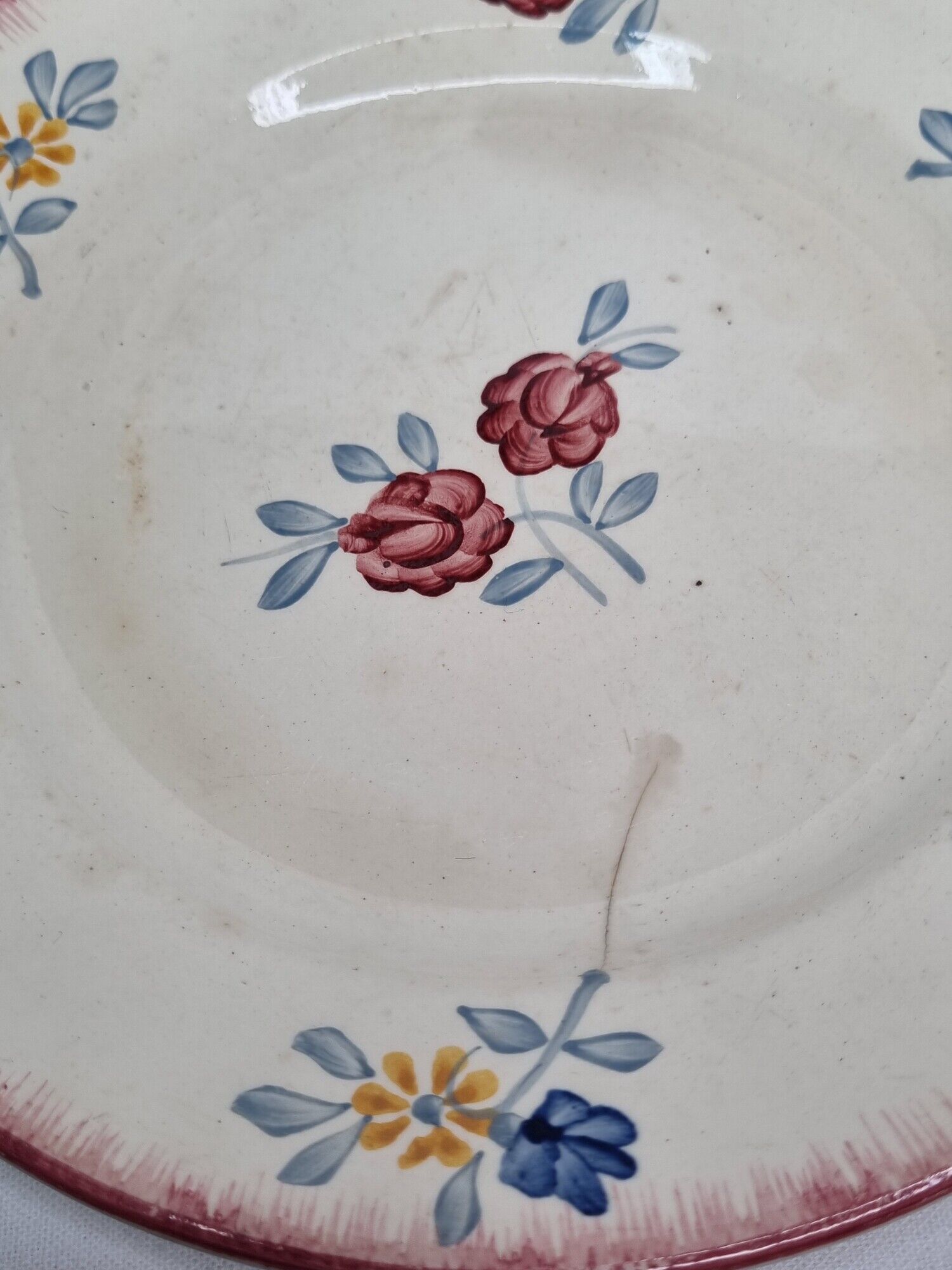 Set of four dessert plates decorated with flower, Maryvonne, 21 cm