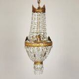 Balloon chandelier with pendants