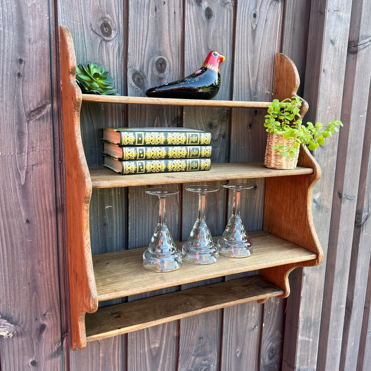 Artisanal shelf in raw wood